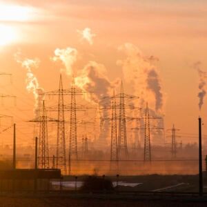 Feinstaub aus Industrie, Straßen- und Flugverkehr sowie Landwirtschaft belastet die Luft und führt zu Herz-Kreislauf-Erkrankungen. Feinstaub aus Industrie, Straßen- und Flugverkehr sowie Landwirtschaft belastet die Luft und führt zu Herz-Kreislauf-Erkrankungen.