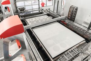 The VX 4000 offers up to eight cubic metres of build space (4 x 2 x 1 m). The VX 4000 offers up to eight cubic metres of build space (4 x 2 x 1 m).