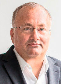 Dinko Eror ist Senior Vice President and Managing Director bei Dell EMC Deutschland. Dinko Eror ist Senior Vice President and Managing Director bei Dell EMC Deutschland.