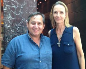 Sabine Zimmermann und Werner Theiner: „Schlaue Sprüche ohne konkrete Hilfe sind nicht unser Ding. Wir liefern praxisnahe Einblicke, Tipps von Machern und Kontakte zu Experten, die die Mittelständler weiterbringen.“ Sabine Zimmermann und Werner Theiner: „Schlaue Sprüche ohne konkrete Hilfe sind nicht unser Ding. Wir liefern praxisnahe Einblicke, Tipps von Machern und Kontakte zu Experten, die die Mittelständler weiterbringen.“