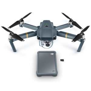 Mit dem DJI Fly Drive Kit spricht Seagate Drohnenpiloten an, die ihre Daten unterwegs sichern wollen. Mit dem DJI Fly Drive Kit spricht Seagate Drohnenpiloten an, die ihre Daten unterwegs sichern wollen.