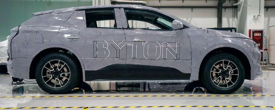 Der Prototyp des Byton M-Byte ist nun zu Testfahrten auf chinesische Straßen unterwegs. Der Prototyp des Byton M-Byte ist nun zu Testfahrten auf chinesische Straßen unterwegs.