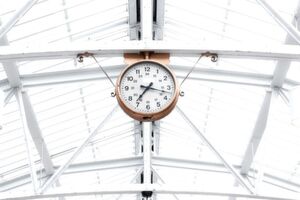 Wie viel Zeit muss man für Corporate Design, Messestand und Co. einplanen? Diese und viele weitere Fragen stellen sich Unternehmen, wenn es um Projektzeiten im Marketing geht. Doch wie lange dauert es wirklich? Wie viel Zeit muss man für Corporate Design, Messestand und Co. einplanen? Diese und viele weitere Fragen stellen sich Unternehmen, wenn es um Projektzeiten im Marketing geht. Doch wie lange dauert es wirklich?