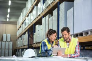 Logistikentscheider müssen herannahende Kapazitätsauslastungen frühzeitig erkennen und Erweiterungen oder Optimierungen im Lager einplanen. Ansonsten drohen wirtschaftliche Einbußen. Logistikentscheider müssen herannahende Kapazitätsauslastungen frühzeitig erkennen und Erweiterungen oder Optimierungen im Lager einplanen. Ansonsten drohen wirtschaftliche Einbußen.