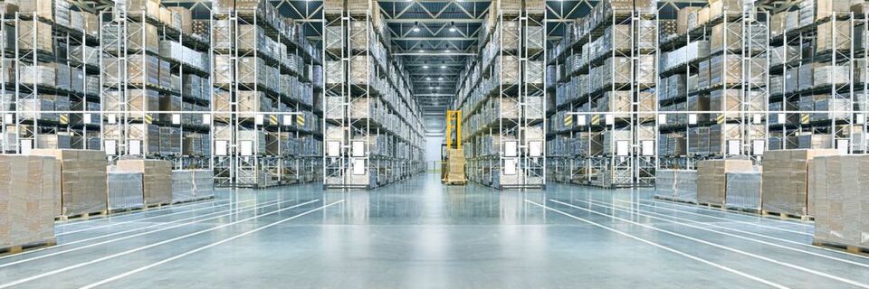 Die richtigen Regalsysteme für die eigenen Lagerhallen zu finden, ist nicht immer ganz einfach. Wir zeigen Ihnen, welche Typen es gibt und worauf Sie beim Kauf achten sollten! Die richtigen Regalsysteme für die eigenen Lagerhallen zu finden, ist nicht immer ganz einfach. Wir zeigen Ihnen, welche Typen es gibt und worauf Sie beim Kauf achten sollten!