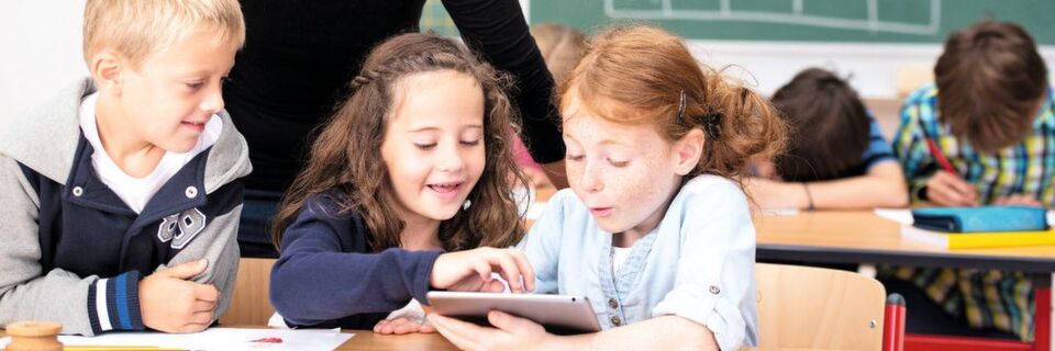 Digitale Medien in Deutschlands Schulen? Noch ist das bislang Zukunftsmusik. Der Digitalpakt soll das nun ändern Digitale Medien in Deutschlands Schulen? Noch ist das bislang Zukunftsmusik. Der Digitalpakt soll das nun ändern