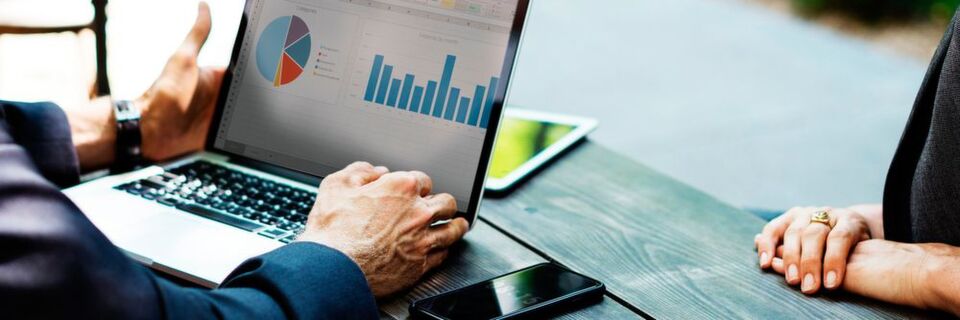 Wichtig für eine erfolgreiche Digitalisierung sind interne Botschafter. Wichtig für eine erfolgreiche Digitalisierung sind interne Botschafter.