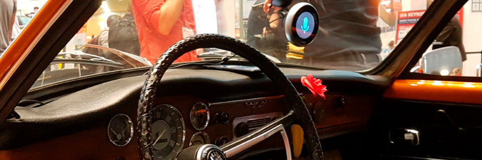 Mit Chris von German Autolabs kann ein KI-Assistent auch ohne Smartphone in ältere Fahrzeuge Einzug halten. Mit Chris von German Autolabs kann ein KI-Assistent auch ohne Smartphone in ältere Fahrzeuge Einzug halten.