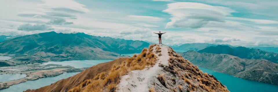 Der „Content“-Hero hoch zwei: Toshiba hat sich durch die zielgerichtete Führung von Content Marketing zum Web-Hero entwickelt und stellt außerdem „Hero-Content“ zur Verfügung. Der „Content“-Hero hoch zwei: Toshiba hat sich durch die zielgerichtete Führung von Content Marketing zum Web-Hero entwickelt und stellt außerdem „Hero-Content“ zur Verfügung.