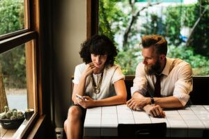 Gender Commerce: Mit diesen sechs Tipps spricht Ihr B2B-Online-Shop Männer und Frauen an. Gender Commerce: Mit diesen sechs Tipps spricht Ihr B2B-Online-Shop Männer und Frauen an.