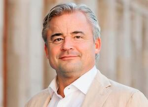 Peter Breuer, Seniorpartner im Kölner Büro von McKinsey: „KI wird zunehmend zu einem Wettbewerbsfaktor; dies kann Unterschiede zwischen Unternehmen und Ländern, die diese Technologie einsetzen und jenen, die es nicht tun, vergrößern." Peter Breuer, Seniorpartner im Kölner Büro von McKinsey: „KI wird zunehmend zu einem Wettbewerbsfaktor; dies kann Unterschiede zwischen Unternehmen und Ländern, die diese Technologie einsetzen und jenen, die es nicht tun, vergrößern."