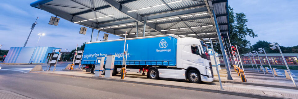 Digital gesteuerte Werktore: die neue, digital vernetzte Logistik bei Thyssenkrupp Steel in Duisburg. Digital gesteuerte Werktore: die neue, digital vernetzte Logistik bei Thyssenkrupp Steel in Duisburg.