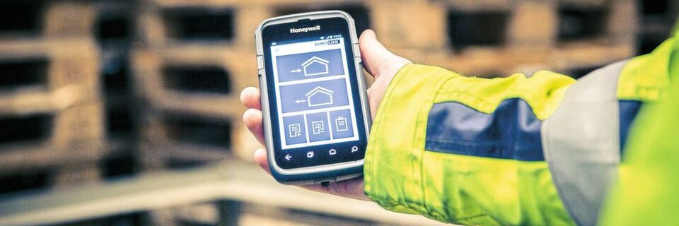 Logistik-Apps unterstützen ein effizientes Beschaffungsmanagement. Spediteure erfassen mobil das Abholen oder Zustellen der Lieferung – mit Barcodescan und digitaler Unterschriftenerfassung. Logistik-Apps unterstützen ein effizientes Beschaffungsmanagement. Spediteure erfassen mobil das Abholen oder Zustellen der Lieferung – mit Barcodescan und digitaler Unterschriftenerfassung.