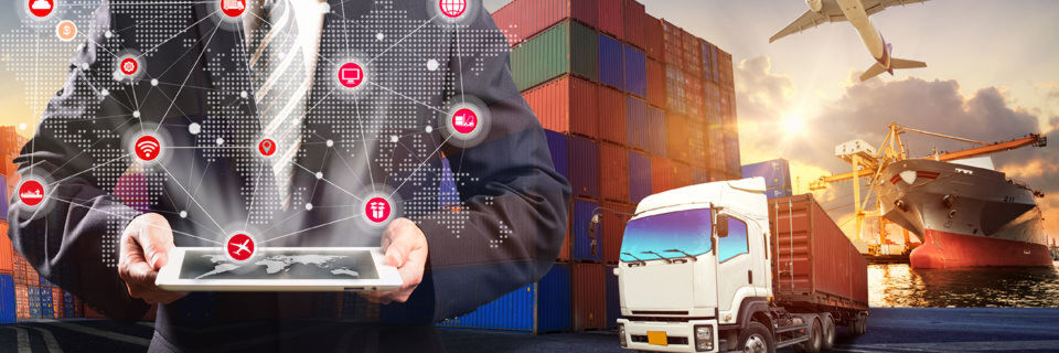 Die Vernetzung kann gerade in der Logistik-Branche viele Vorteile mit sich bringen und den Unternehmen helfen, Kosten vor allem bei der letzten Meile einzusparen. Die Vernetzung kann gerade in der Logistik-Branche viele Vorteile mit sich bringen und den Unternehmen helfen, Kosten vor allem bei der letzten Meile einzusparen.