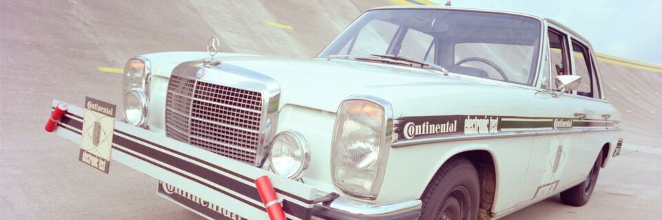 1968 fuhr bereits auf dem Reifentestgelände von Continental ein fahrerloses Auto, um die Reifen zu testen. 1968 fuhr bereits auf dem Reifentestgelände von Continental ein fahrerloses Auto, um die Reifen zu testen.