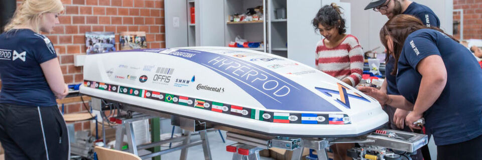 Der Hyperloop-Prototyp der Studierendengruppe erreicht Geschwindigkeiten von bis zu 500 km/h. Der Hyperloop-Prototyp der Studierendengruppe erreicht Geschwindigkeiten von bis zu 500 km/h.