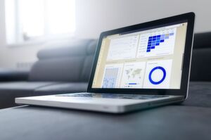 BI-Tools dienen dazu, Ideen zu veranschaulichen und Daten zu visualisieren. BI-Tools dienen dazu, Ideen zu veranschaulichen und Daten zu visualisieren.