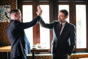Eine Zusammenarbeit zwischen CMO und CIO ist wichtig, um eine gute Customer Experience gewährleisten zu können. Eine Zusammenarbeit zwischen CMO und CIO ist wichtig, um eine gute Customer Experience gewährleisten zu können.