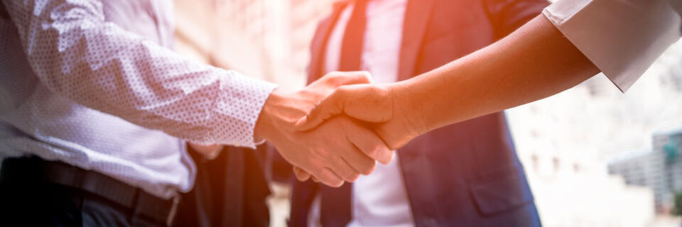 Mit B2B-Matchmaking-Tools können sich die Gesprächspartner schon im Vorfeld über den anderen informieren und lernen sich auf der Messe dann persönlich kennen. Mit B2B-Matchmaking-Tools können sich die Gesprächspartner schon im Vorfeld über den anderen informieren und lernen sich auf der Messe dann persönlich kennen.