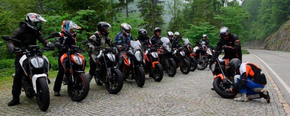 Zwei von KTMs Trainingsprogrammen für die KTM Riders Academy erhielten am 19.September das Europäische Trainingsqualitätssiegel. Zwei von KTMs Trainingsprogrammen für die KTM Riders Academy erhielten am 19.September das Europäische Trainingsqualitätssiegel.