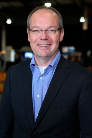 "Wir tolerieren maximal 10 Prozent weniger HANA-Leistung durch parallele Anwendungen auf dem System", so Martin Heisig, Head of SAP HANA Technology Innovation Ecosystem. "Wir tolerieren maximal 10 Prozent weniger HANA-Leistung durch parallele Anwendungen auf dem System", so Martin Heisig, Head of SAP HANA Technology Innovation Ecosystem.