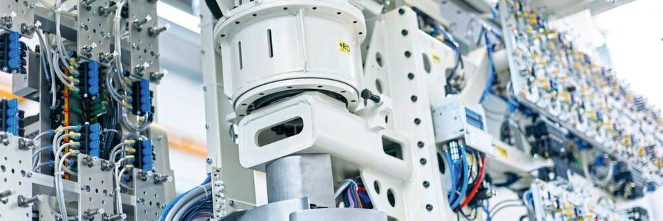 Da das Antriebssystem Galaxie D in der Schwenkachse komplett unzugänglich verbaut ist, ist nur ein batterieloses Motor-Feedback-System eine geeignete weil dauerhaftservice- und wartungsfreie Lösung. Da das Antriebssystem Galaxie D in der Schwenkachse komplett unzugänglich verbaut ist, ist nur ein batterieloses Motor-Feedback-System eine geeignete weil dauerhaftservice- und wartungsfreie Lösung.