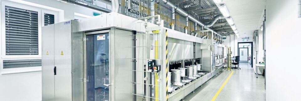 Ein neuer Labordosierautomat unterstützt die Mitarbeiter des neuen Lean Labs am BASF-Standort Münster (Ausschnitt) Ein neuer Labordosierautomat unterstützt die Mitarbeiter des neuen Lean Labs am BASF-Standort Münster (Ausschnitt)