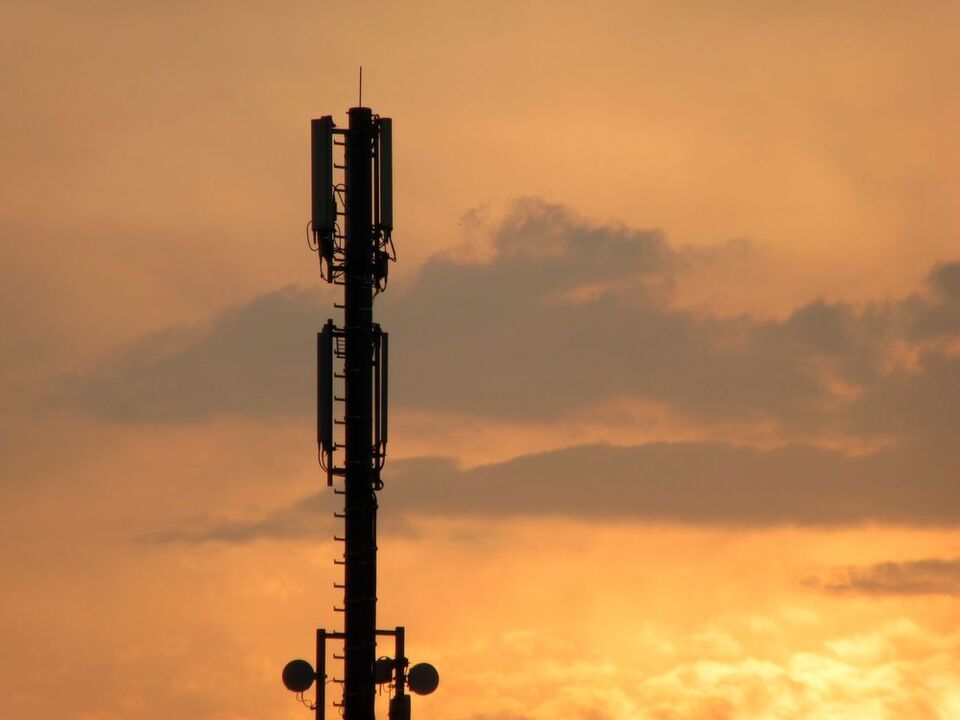 An den Regeln für die Vergabe der 5G-Frequenzen gibt es weiter Kritik. An den Regeln für die Vergabe der 5G-Frequenzen gibt es weiter Kritik.