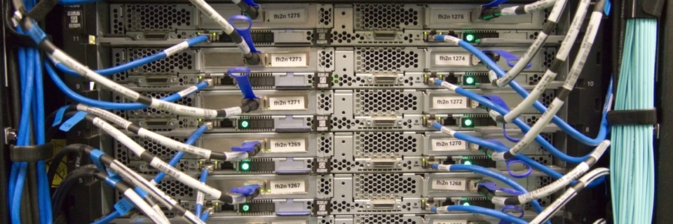 Mit dem Sicherheitsstandard IEC 62443 gegen Schwachstellen in industriellen Informationsnetzwerken. Mit dem Sicherheitsstandard IEC 62443 gegen Schwachstellen in industriellen Informationsnetzwerken.