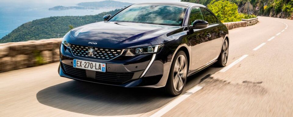 Für reine Elektroautos hat PSA eine weitere Plattform (CMP) entwickelt, die aber auch konventionelle Antriebe wie Benzin oder Diesel aufnehmen kann. Für reine Elektroautos hat PSA eine weitere Plattform (CMP) entwickelt, die aber auch konventionelle Antriebe wie Benzin oder Diesel aufnehmen kann.