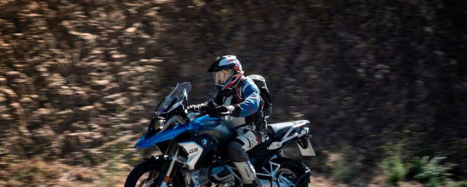 BMW zeigt mit der R 1250 GS wo bei den Reiseenduros künftig der Hammer hängt. BMW zeigt mit der R 1250 GS wo bei den Reiseenduros künftig der Hammer hängt.
