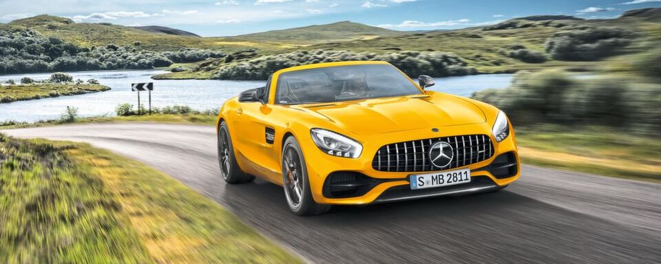 Der neue AMG GT S ist bereits der dritte Roadster der GT-Familie und reiht sich zwischen den GT und den GT C ein. Der neue AMG GT S ist bereits der dritte Roadster der GT-Familie und reiht sich zwischen den GT und den GT C ein.