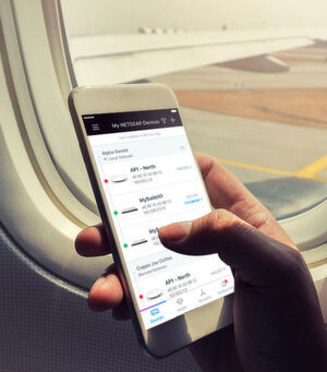 Das Netzwerk-Management über die Cloud kann auch von einer Smartphone-App aus erledigt werden. Für komplexere Aufgaben steht das Insight Cloud Portal im Webbrowser bereit. Das Netzwerk-Management über die Cloud kann auch von einer Smartphone-App aus erledigt werden. Für komplexere Aufgaben steht das Insight Cloud Portal im Webbrowser bereit.
