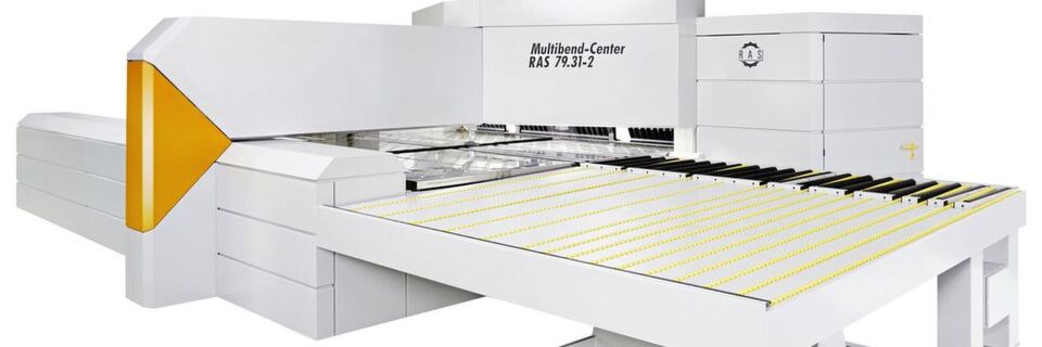 Das RAS-Multibend- Center ist ein hochautomatisiertes Blechbiegezentrum, hier als CAD-Modell. Das RAS-Multibend- Center ist ein hochautomatisiertes Blechbiegezentrum, hier als CAD-Modell.