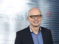 Thomas Preller, Viastore: „Mit unserer Lager- und Materialflusssoftware Viadat bieten wir eine bewährte und zukunftssichere Standardsoftware zur Verwaltung und Steuerung des gesamten Materialflusses in Lager und Fertigung.“ Thomas Preller, Viastore: „Mit unserer Lager- und Materialflusssoftware Viadat bieten wir eine bewährte und zukunftssichere Standardsoftware zur Verwaltung und Steuerung des gesamten Materialflusses in Lager und Fertigung.“