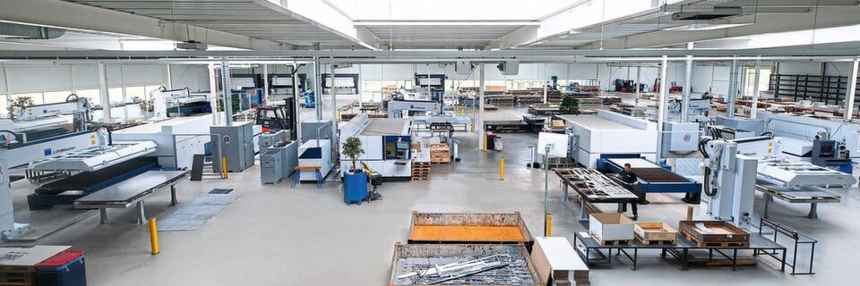 Der neue Produktionsstandort in Oyten wurde am 20. September feierlich eröffnet. Derzeit bedienen dort 55 Mitarbeiter die Anlagen. Der neue Produktionsstandort in Oyten wurde am 20. September feierlich eröffnet. Derzeit bedienen dort 55 Mitarbeiter die Anlagen.