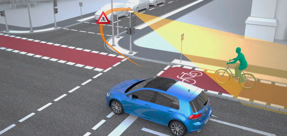 Sensoren an der Ampel erfassen den Radfahrer und warnen den Autofahrer. Sensoren an der Ampel erfassen den Radfahrer und warnen den Autofahrer.