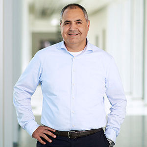 Aus Sicht von Güner Aksoy, Regional Sales Director Central Europe bei Pure Storage, macht All-Flash als Speichermedium in datenzentrischen Architekturen den Unterschied. "Dateninseln" ließen sich konsolidieren und durch den Abbau von Speicherebenen effiziente, agile und sichere Umgebungen schaffen. Aus Sicht von Güner Aksoy, Regional Sales Director Central Europe bei Pure Storage, macht All-Flash als Speichermedium in datenzentrischen Architekturen den Unterschied. "Dateninseln" ließen sich konsolidieren und durch den Abbau von Speicherebenen effiziente, agile und sichere Umgebungen schaffen.