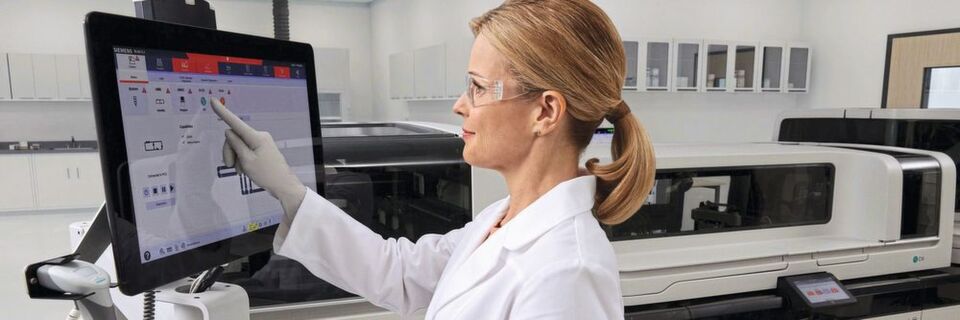 Die erste Zwischenbilanz von Siemens Healthineers auf Basis der proaktiven Überwachung von 58 System- und Prozesskomponenten ergab, dass der proaktive Service im Vergleich zum reaktiven Service 36 Prozent weniger Systemausfall zeigt. Die erste Zwischenbilanz von Siemens Healthineers auf Basis der proaktiven Überwachung von 58 System- und Prozesskomponenten ergab, dass der proaktive Service im Vergleich zum reaktiven Service 36 Prozent weniger Systemausfall zeigt.