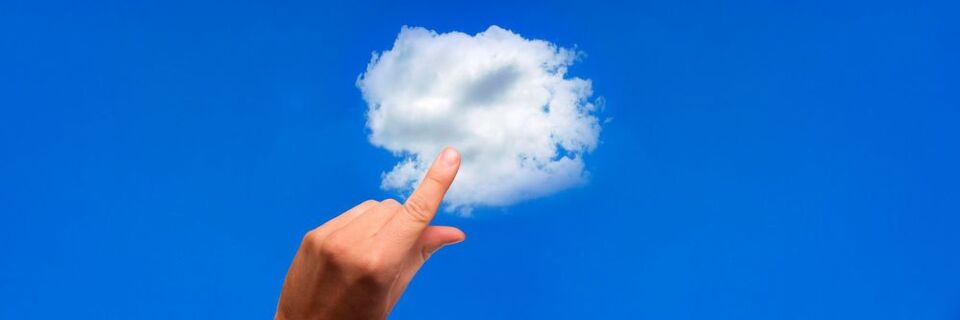 Die Cloud ist heute Commodity. Cloud Services und Cloud-Technologie haben sich in den Unternehmen in Form von Public Cloud und Private Cloud längst etabliert. I Die Cloud ist heute Commodity. Cloud Services und Cloud-Technologie haben sich in den Unternehmen in Form von Public Cloud und Private Cloud längst etabliert. I