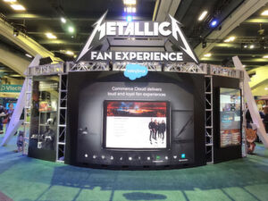 Salesforce-Kunde Metallica auf dem Customer Campground, dem Herzstück jeder Dreamforce. Salesforce-Kunde Metallica auf dem Customer Campground, dem Herzstück jeder Dreamforce.