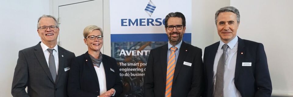 Aventics und Emerson wollen zeigen, wie man gemeinsam erfolgreich sein kann: Peter Saffe, Sabine André, Marketingleiterin bei Aventics, Wolf Gerecke, Strategisches Produktmanagement bei Aventics, und Jean-Louis Tenu (v.l.). Aventics und Emerson wollen zeigen, wie man gemeinsam erfolgreich sein kann: Peter Saffe, Sabine André, Marketingleiterin bei Aventics, Wolf Gerecke, Strategisches Produktmanagement bei Aventics, und Jean-Louis Tenu (v.l.).