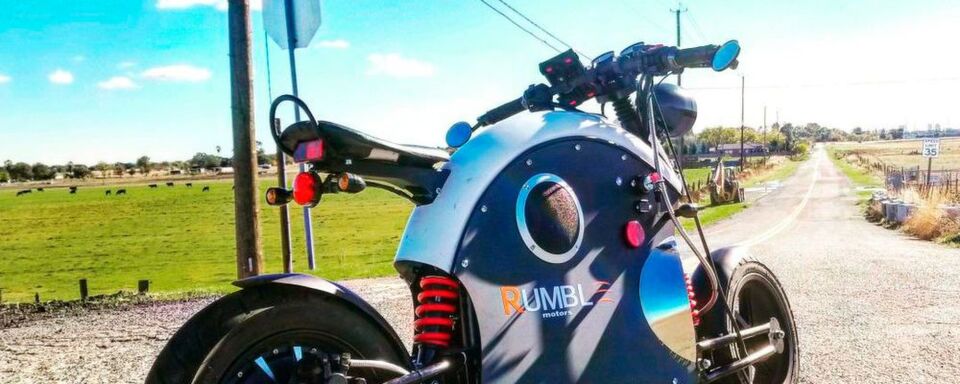 Dank der coolen Café-Racer-Optik ist das E-Bike ein echter Hingucker. Dank der coolen Café-Racer-Optik ist das E-Bike ein echter Hingucker.
