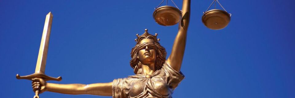 Die Schadensersatzklagen gegen den TÜV Rheinland im Fall um minderwertige Brustimplantate werden nun neu aufgerollt. Die Schadensersatzklagen gegen den TÜV Rheinland im Fall um minderwertige Brustimplantate werden nun neu aufgerollt.