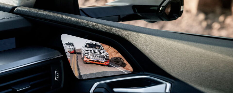 Das neue Audi-Modell „E-Tron“ ist eines der ersten Fahrzeuge mit virtuellen Rückspiegeln. Das neue Audi-Modell „E-Tron“ ist eines der ersten Fahrzeuge mit virtuellen Rückspiegeln.