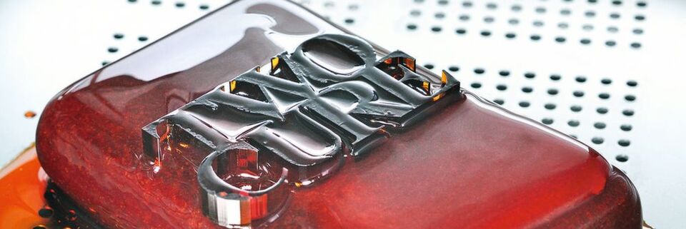 Auf der Formnext präsentiert das Fraunhofer ILT den Prototypen der Two-Cure-Anlage für den harzbasierten, support-freien 3D-Druck von Kunststoffbauteilen. Auf der Formnext präsentiert das Fraunhofer ILT den Prototypen der Two-Cure-Anlage für den harzbasierten, support-freien 3D-Druck von Kunststoffbauteilen.