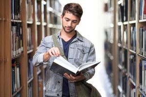 Wer will, kann nach dem Abschluss einer Ausbildung zur Fachkraft für Lagerlogistik noch einen Bachelor oder Master hinterherschieben – etwa im Bereich Supply Chain Management oder BWL. Wer will, kann nach dem Abschluss einer Ausbildung zur Fachkraft für Lagerlogistik noch einen Bachelor oder Master hinterherschieben – etwa im Bereich Supply Chain Management oder BWL.