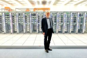 „Die Zeit bis zum Markteintritt wird verkürzt, und die Produkte sind besser, wenn Sie clevere Programm einsetzen. Aber: Clevere Programme werden von cleveren Leuten geschrieben.“ „Die Zeit bis zum Markteintritt wird verkürzt, und die Produkte sind besser, wenn Sie clevere Programm einsetzen. Aber: Clevere Programme werden von cleveren Leuten geschrieben.“