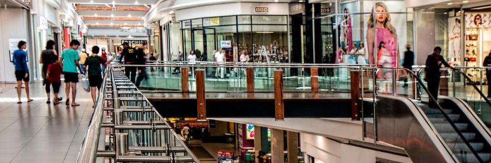 Deutsche Verbraucher nutzen den stationären Einzelhandel rege. Deutsche Verbraucher nutzen den stationären Einzelhandel rege.