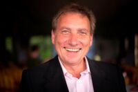 Prof. Dr. Michael Martin, wissenschaftlicher Begleiter der Studie zum neuen Führungskräfte-Typus, verrät Insights im Interview mit marconomy. Prof. Dr. Michael Martin, wissenschaftlicher Begleiter der Studie zum neuen Führungskräfte-Typus, verrät Insights im Interview mit marconomy.